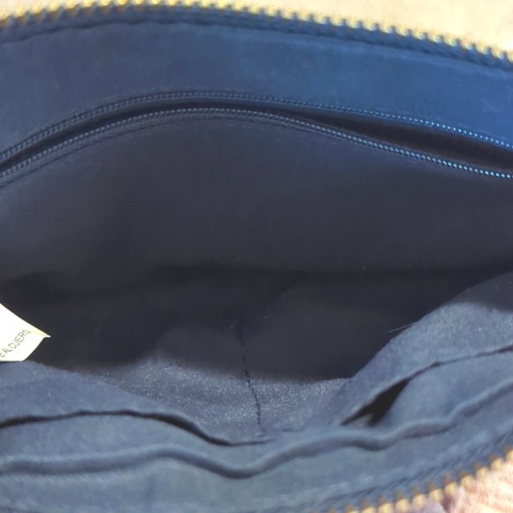Navy Blue Zippered Shoulder Purse - Picture 4 of 5